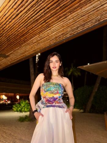 Full leaked Manushi chhillar private photo