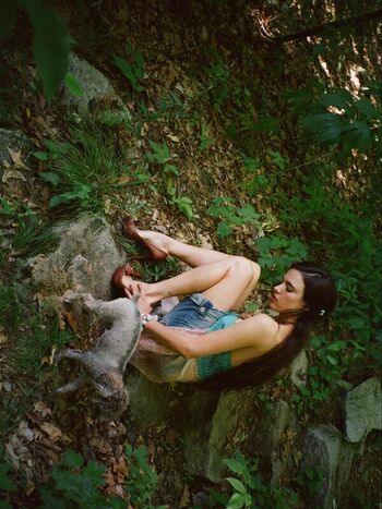 Full leaked Margaret qualley private photo