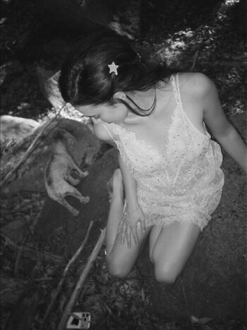 Full leaked Margaret qualley private photo