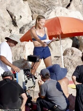 Full leaked Margot robbie private photo