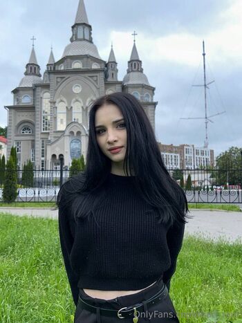 Full leaked Mari moon page private onlyfans photo