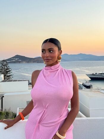 Full leaked Mariahellie private photo
