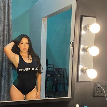 Full leaked Mariela limo page private photo