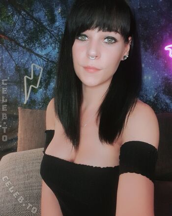 Full leaked Mariesaint private onlyfans photo