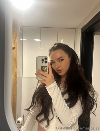 Full leaked Maripsis private photo
