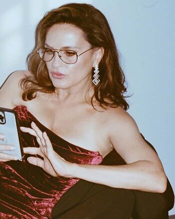 Full leaked Mariska hargitay page private photo