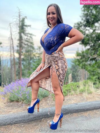 Full leaked Marriedandheels private photo