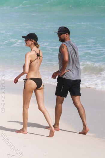 Full leaked Martha hunt page private onlyfans photo