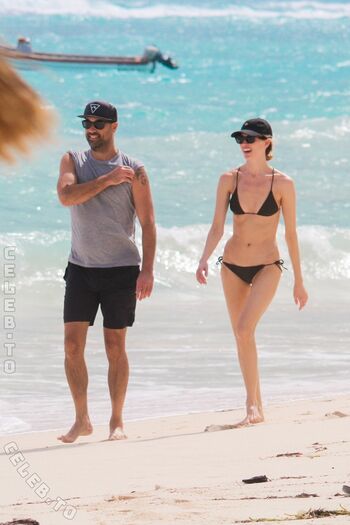 Full leaked Martha hunt page private onlyfans photo