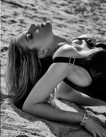 Full leaked Martha hunt page private onlyfans photo