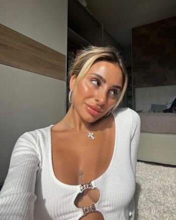 Full leaked Martina bandi page private photo
