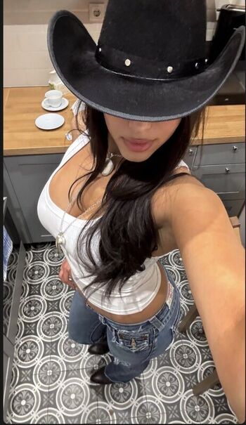 Full leaked Maryamazinani private photo