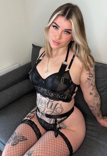 Full leaked Maude private onlyfans photo