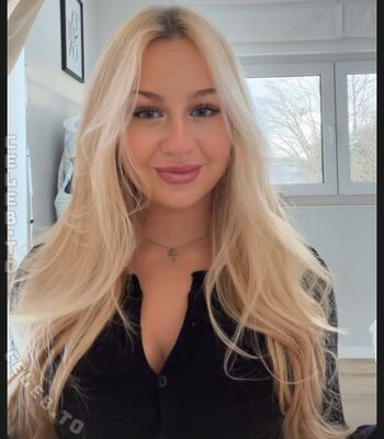 Full leaked Mavie noelle private onlyfans photo