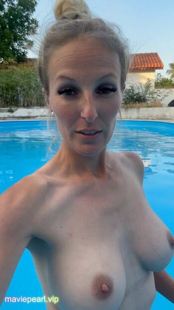 Full leaked Maviepearl private onlyfans photo