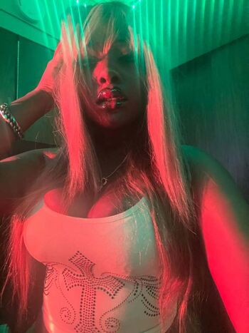 Full leaked Maxikyss private onlyfans photo