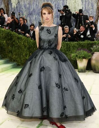 Full leaked Maya hawke private photo