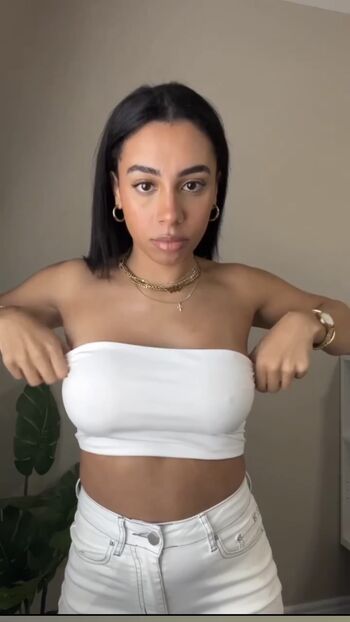 Full leaked Maya moulton private onlyfans photo