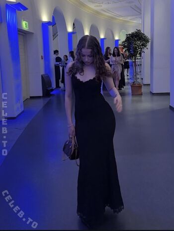 Full leaked Mayaa zr private onlyfans photo