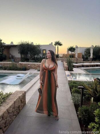 Full leaked Mayaasinger page private photo