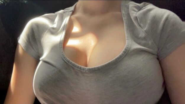 Full leaked Maybunny private onlyfans photo