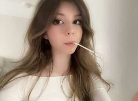 Full leaked Maybunny private onlyfans photo