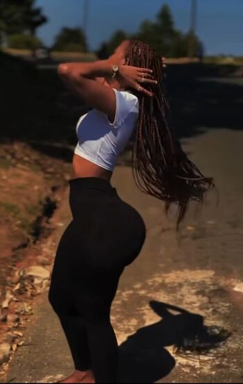 Full leaked Mazizi private onlyfans photo