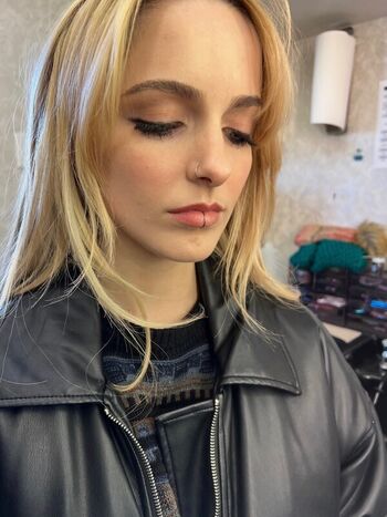 Full leaked Mckenna grace page private photo