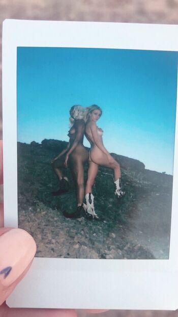 Full leaked Meandmines couples private photo