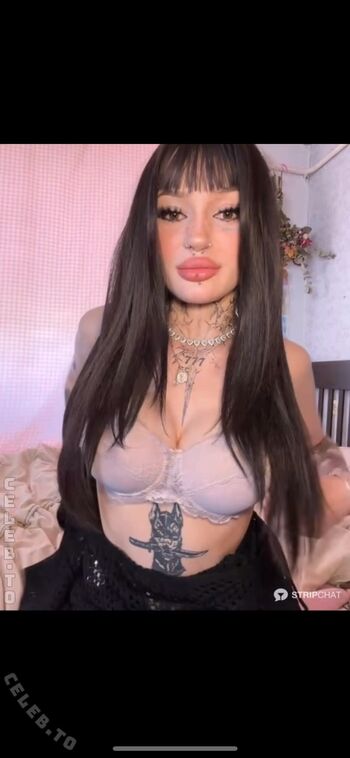Full leaked Mebeaxx private photo