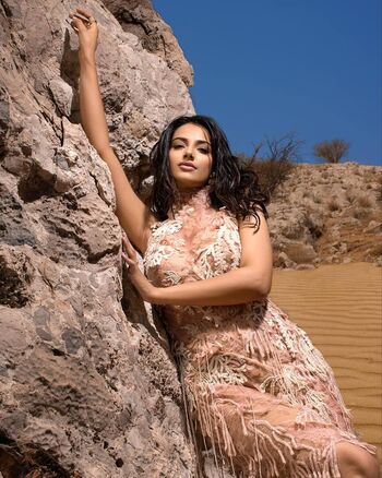 Full leaked Meenakshi chaud private photo