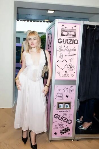 Full leaked Meg donnelly private photo