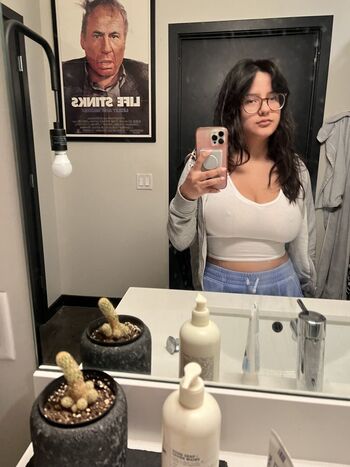 Full leaked Megantheevalium private onlyfans photo