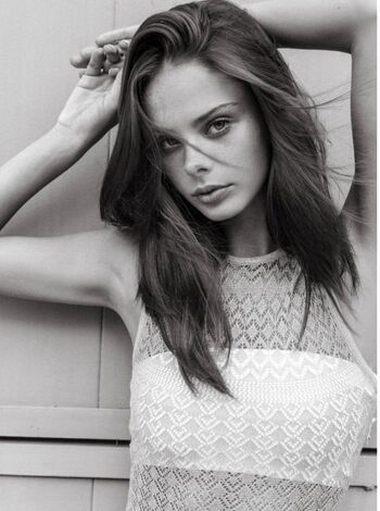 Full leaked Meika woollard private photo