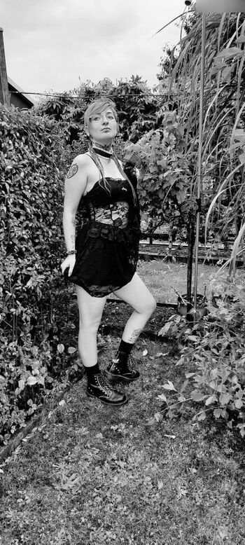Full leaked Mein style private photo