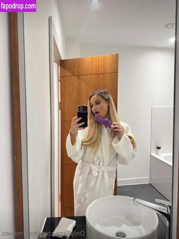 Full leaked Mel reeves private photo