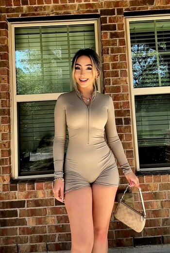 Full leaked Melanie private photo