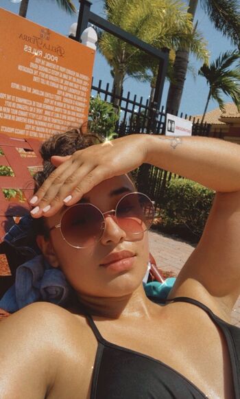 Full leaked Melanie private photo