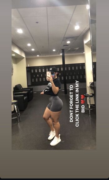 Full leaked Melanie private photo
