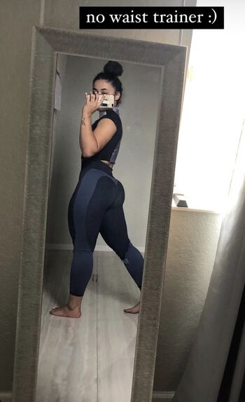Full leaked Melanie private photo