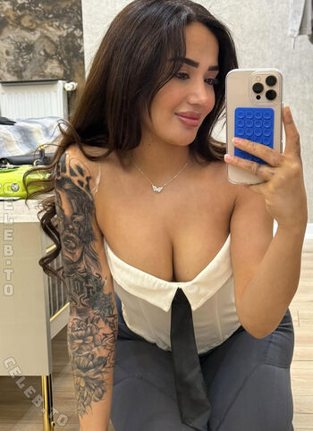 Melek Azad