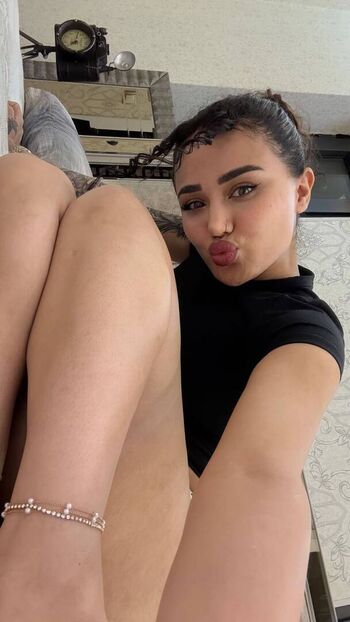 Melek Azad