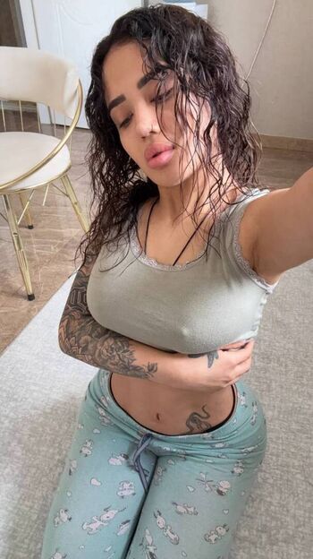 Melek Azad