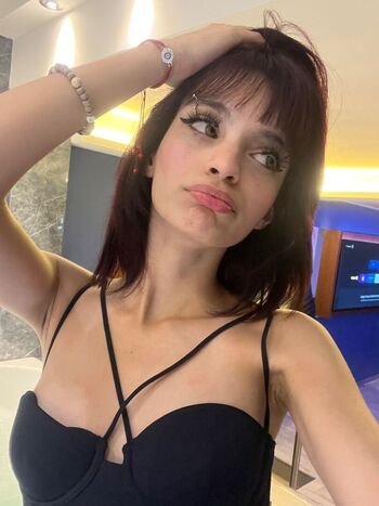 Full leaked Mellwsxzz private onlyfans photo