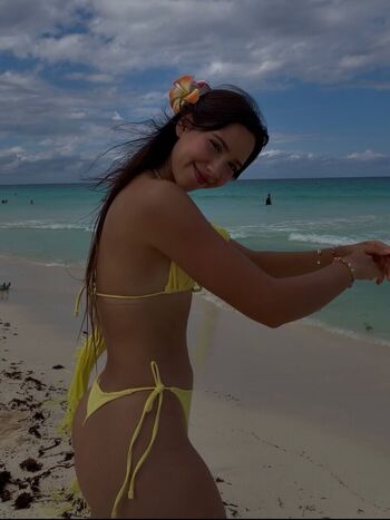 Melody Valenzuela