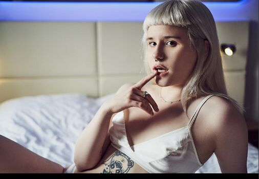 Full leaked Meownkit or meownkitty private onlyfans photo