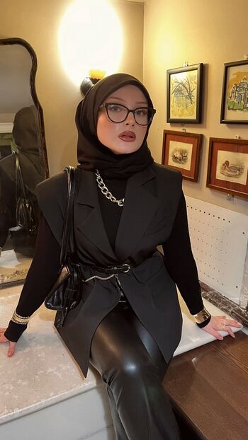 Full leaked Mervenursariii private onlyfans photo