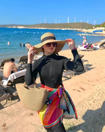 Full leaked Mervenursariii private onlyfans photo