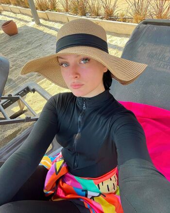 Full leaked Mervenursariii private onlyfans photo