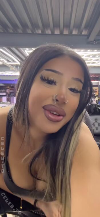 Full leaked Meryamcs private onlyfans photo